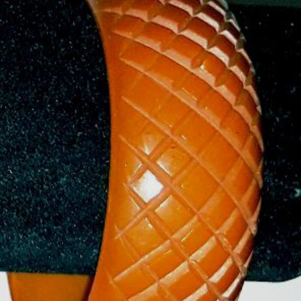 Butterscotch Diamond Carved Chunky Bracelet